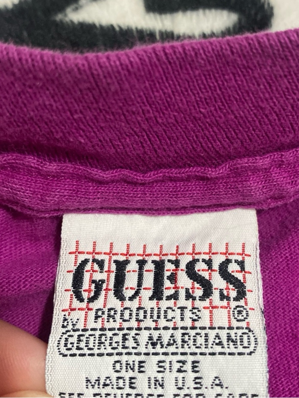 Vintage Guess T-Shirt - Picture 3 of 8